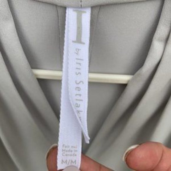 Stunning Iris Setlakwe Gray Italian Matte Jersey Blouse - Sz M - Picture 4 of 4